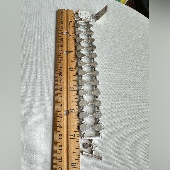 NWT Lucky Brand bracelet encrusted with faux Turquoise and Marcasites 7” - Picture 6 of 6